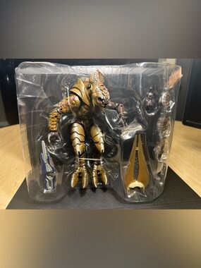 Jazwares Halo Spartan Collection Series 5 Arbiter Thel ‘Vadam + Accessories